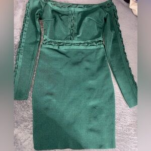 Long sleeve zipped up green dress